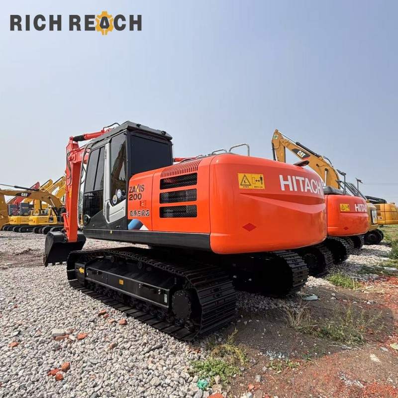 Side view of a 2015 Hitachi ZX200-3 excavator with boom and stick, priced at $20,833
